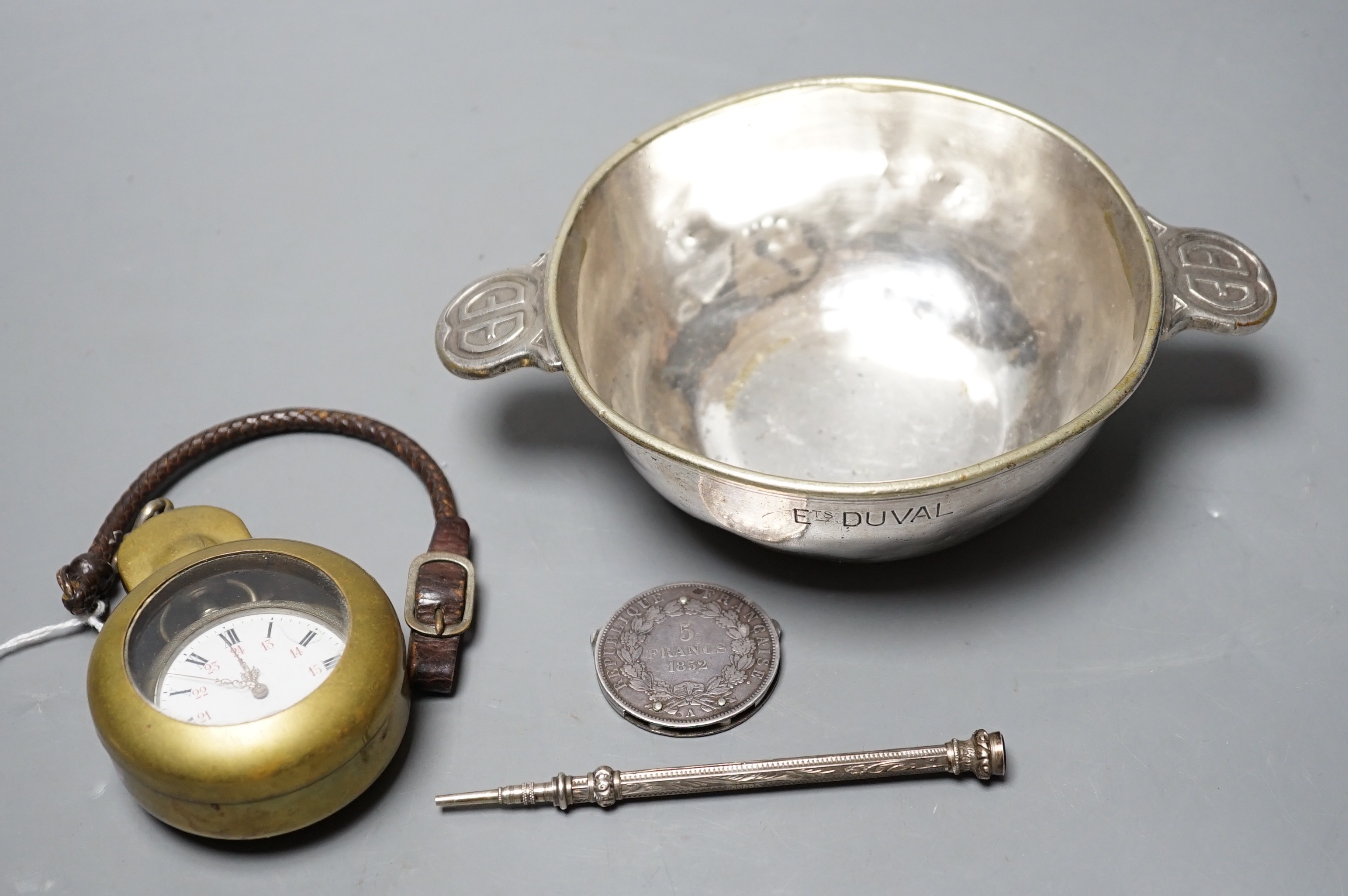 A selection of mixed ephemera, to include a cased pocket watch, propelling pencil, novelty coin and a plated quaich